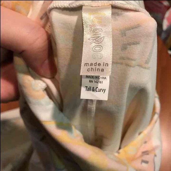 Lularoe TC leggings - Picture 2 of 3